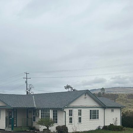 Road Runner Motel Merritt Exterior foto